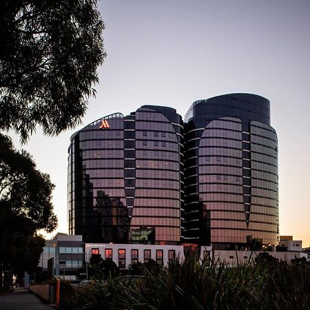 Melbourne Marriott Hotel Docklands Εξωτερικό φωτογραφία The Marriott Melbourne Docklands