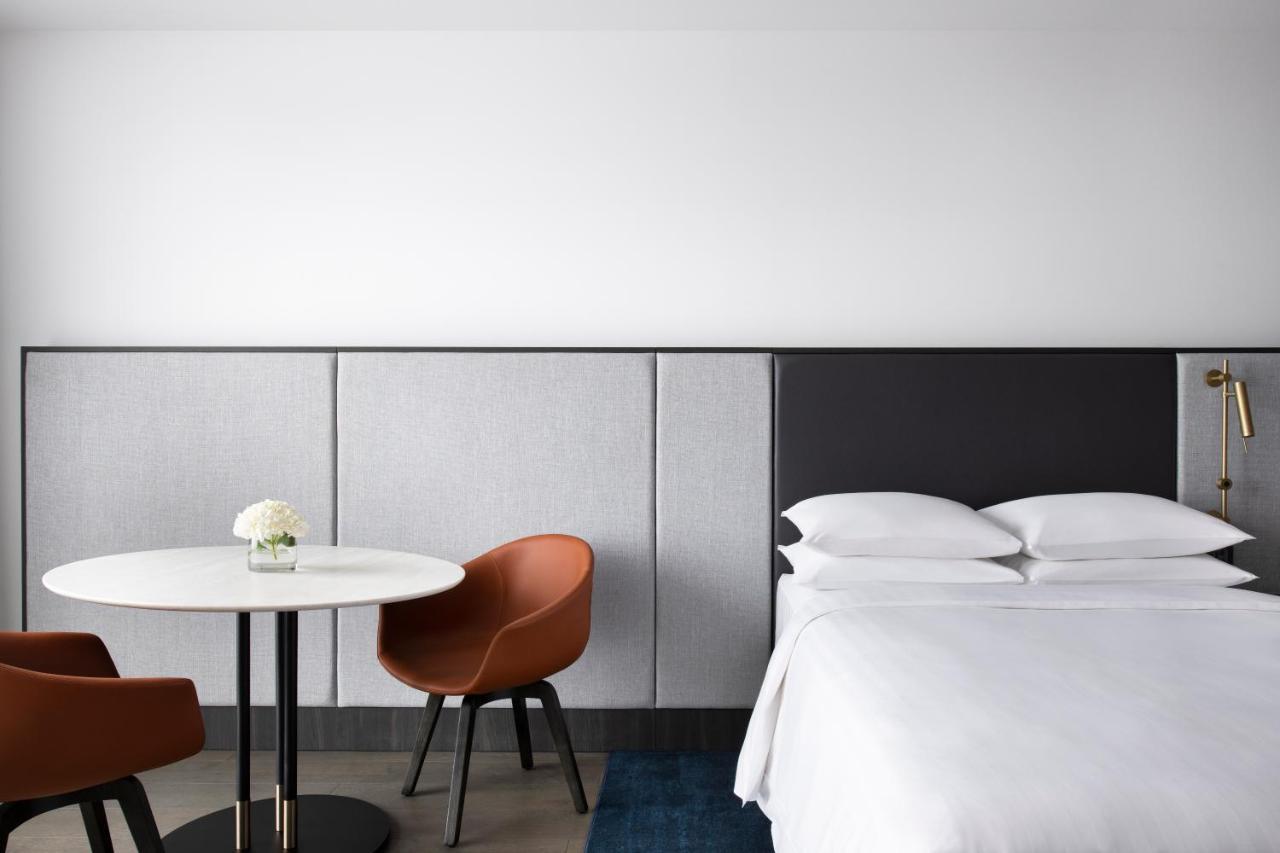 Melbourne Marriott Hotel Docklands Εξωτερικό φωτογραφία A room at the Hotel Americano