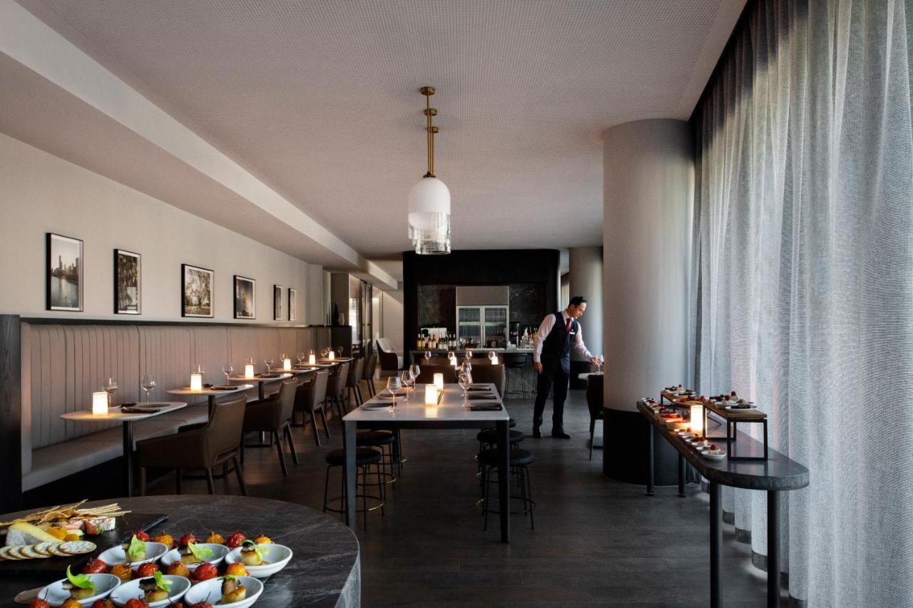 Melbourne Marriott Hotel Docklands Εξωτερικό φωτογραφία The interior of the restaurant