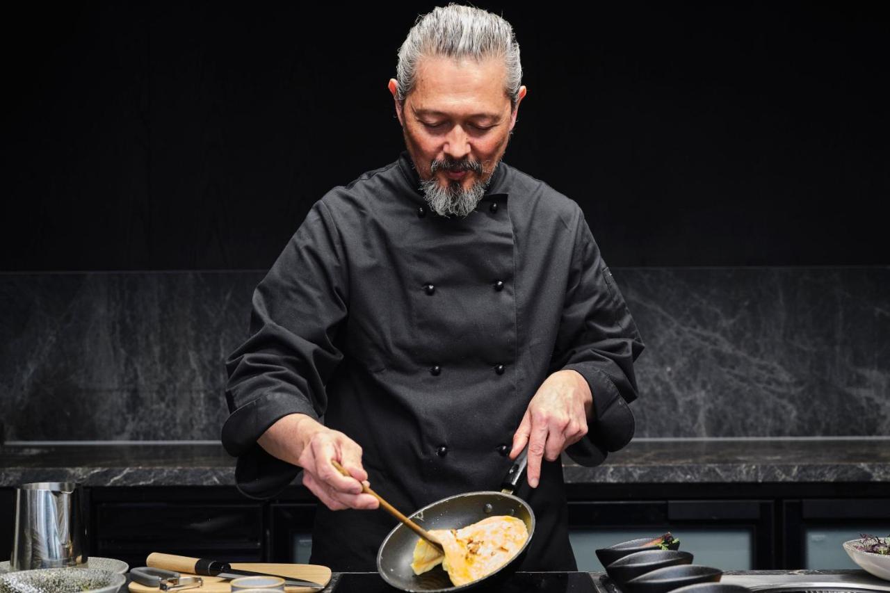 Melbourne Marriott Hotel Docklands Εξωτερικό φωτογραφία Chef preparing food