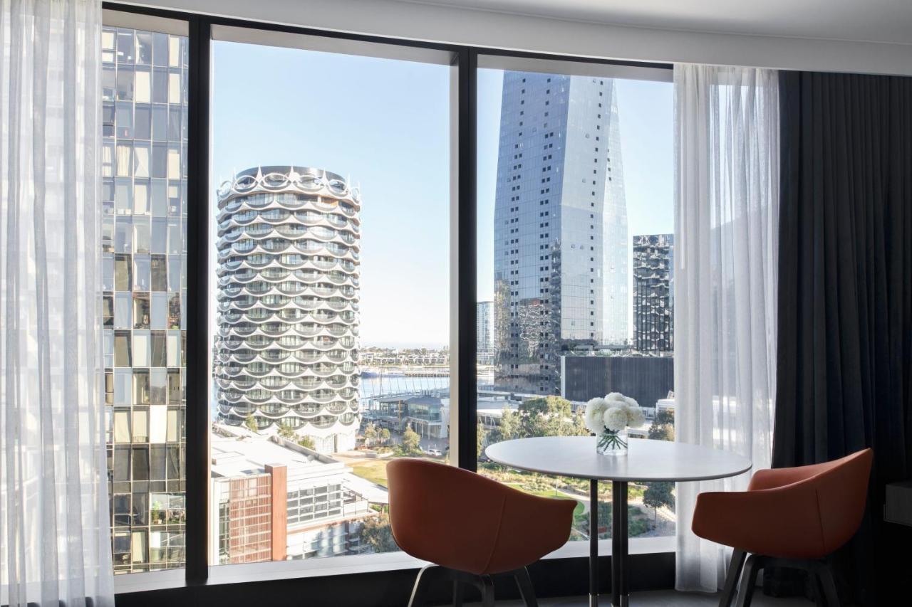 Melbourne Marriott Hotel Docklands Εξωτερικό φωτογραφία View from a typical apartment