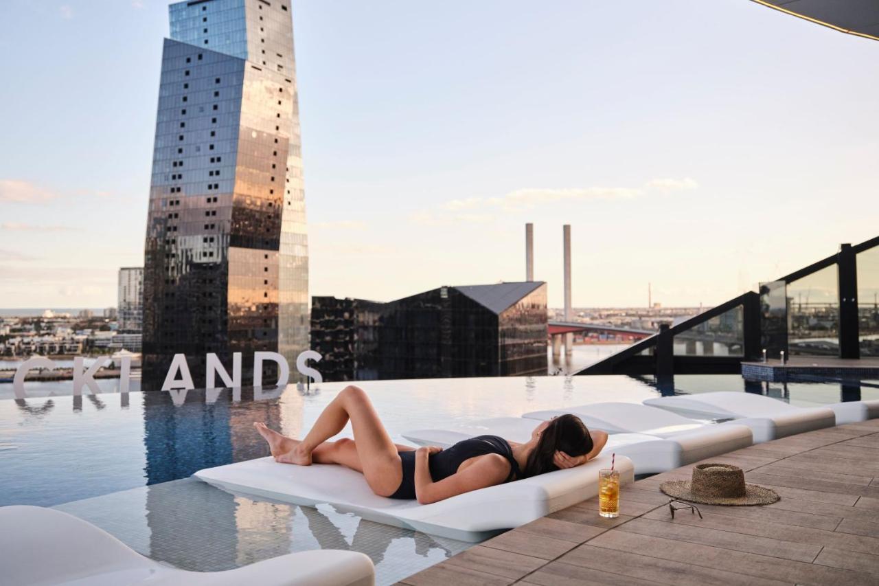 Melbourne Marriott Hotel Docklands Εξωτερικό φωτογραφία The rooftop pool at the Standard East Village
