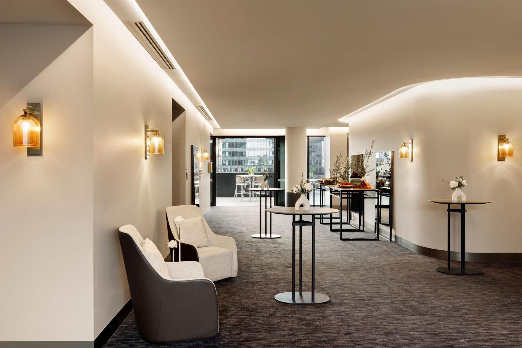 Melbourne Marriott Hotel Docklands Εξωτερικό φωτογραφία The Club at Frankfurt Airport