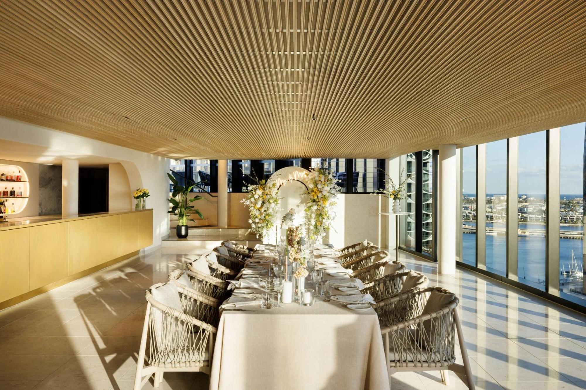 Melbourne Marriott Hotel Docklands Εξωτερικό φωτογραφία The Sky Bar