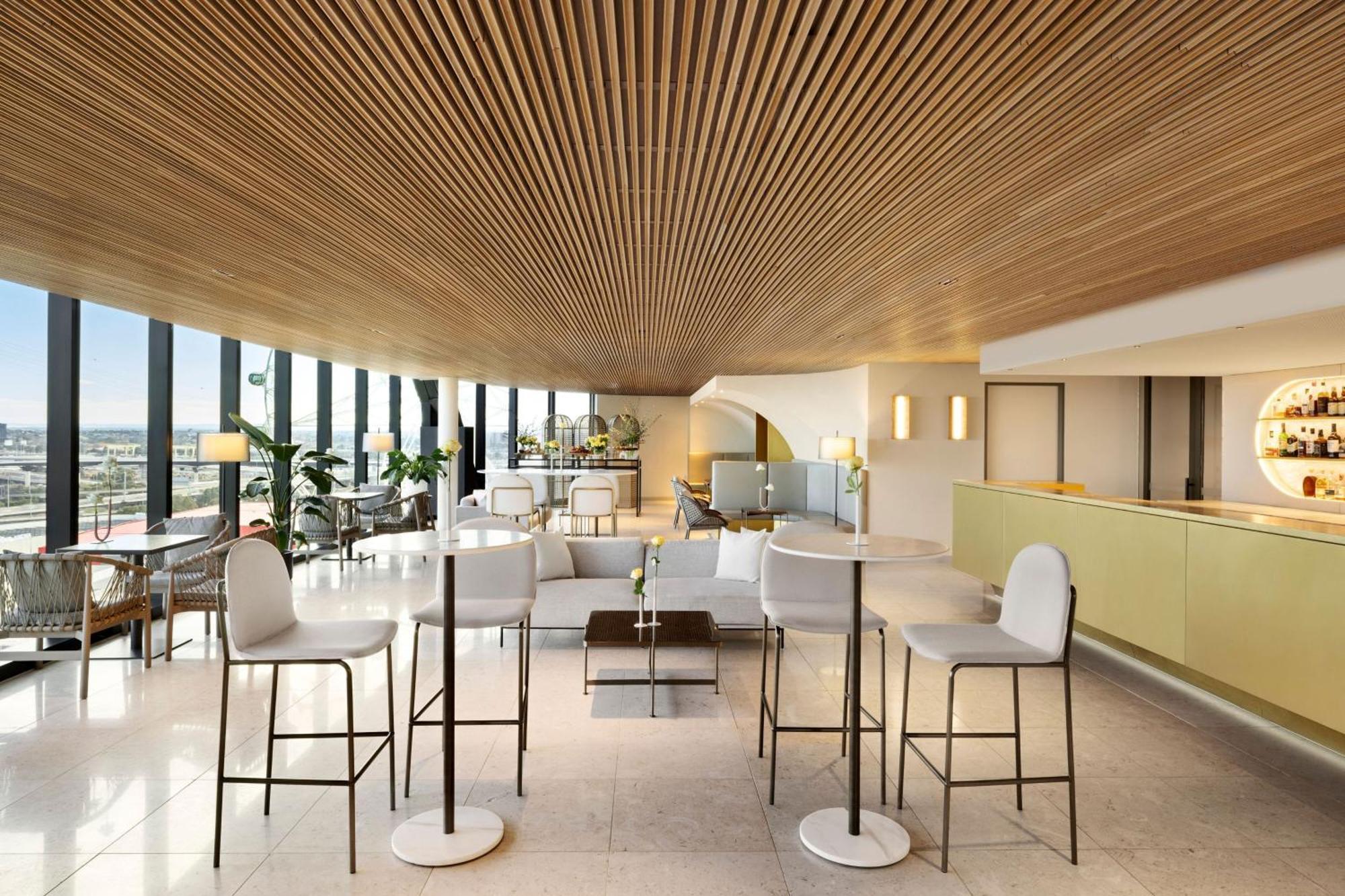 Melbourne Marriott Hotel Docklands Εξωτερικό φωτογραφία Club Lounge at the airport